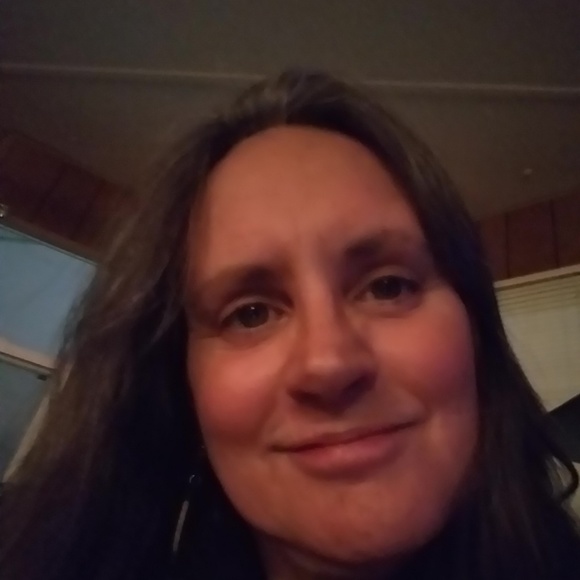 Meet your Posher, Cynthia - Picture 1 of 9